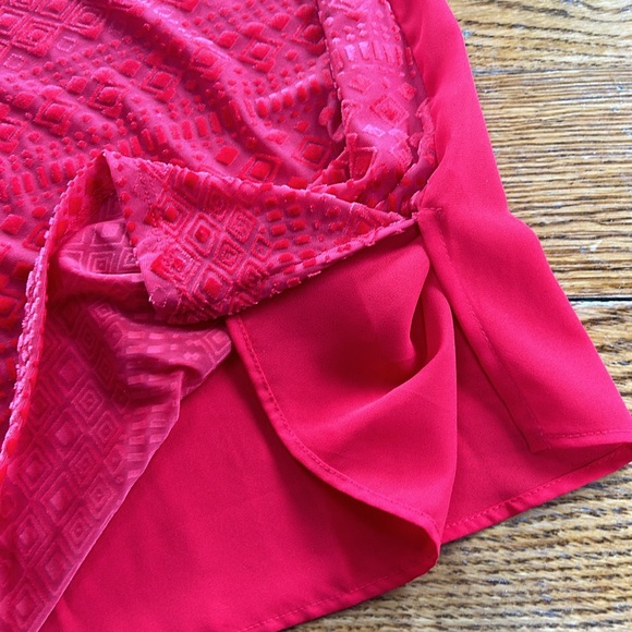 Valerie Stevens red blouse with velvet detail on front. Size XL. V-Neck. - Picture 7 of 11